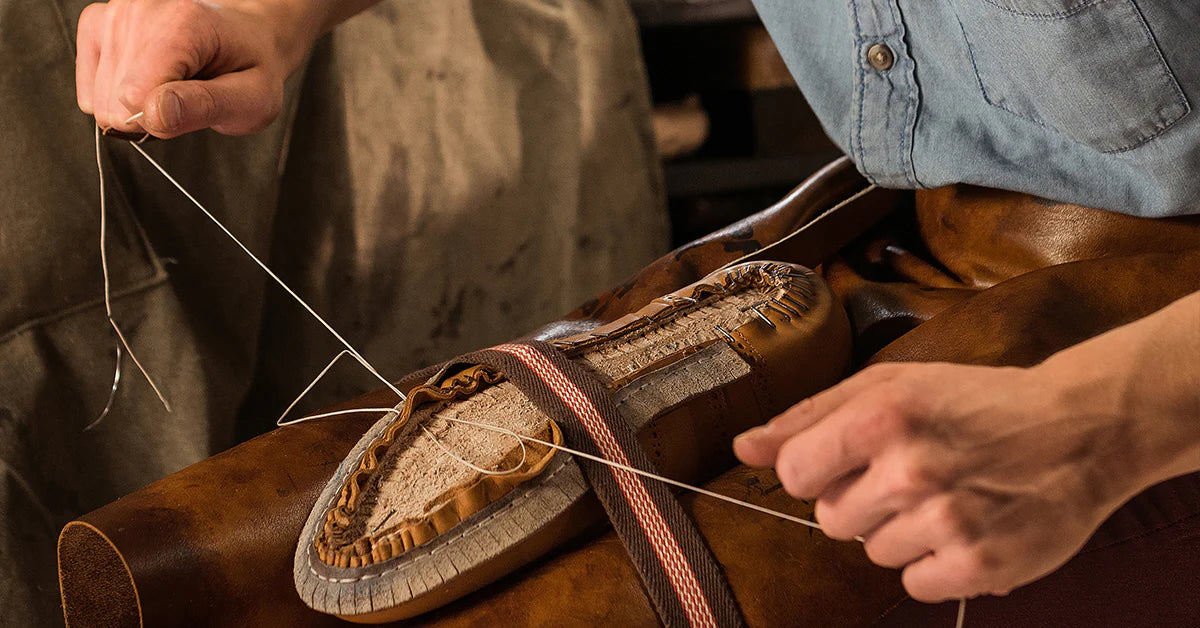 Handwelting bespoke shoes